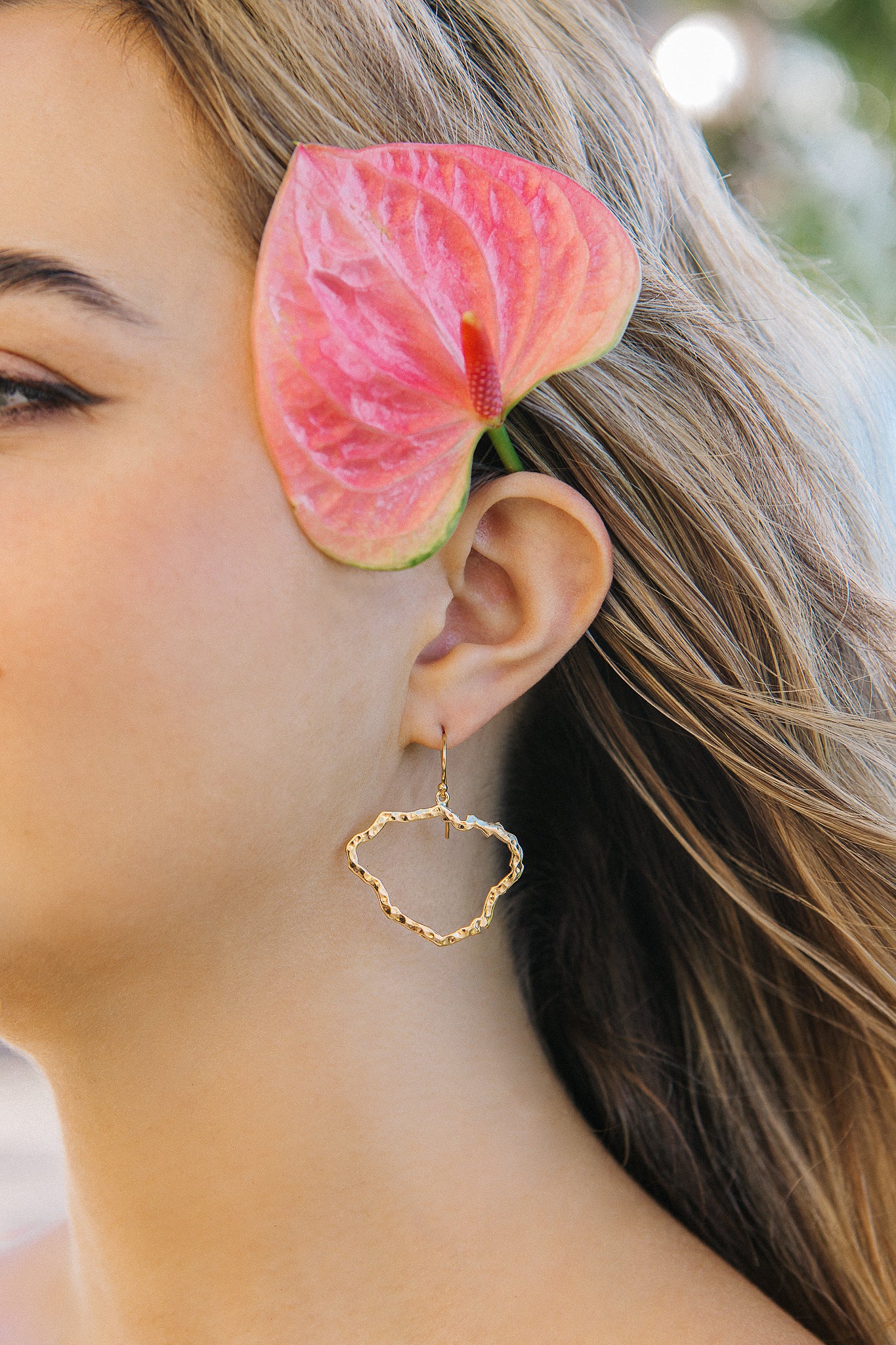 Kauai Medium Silhouette drop earrings