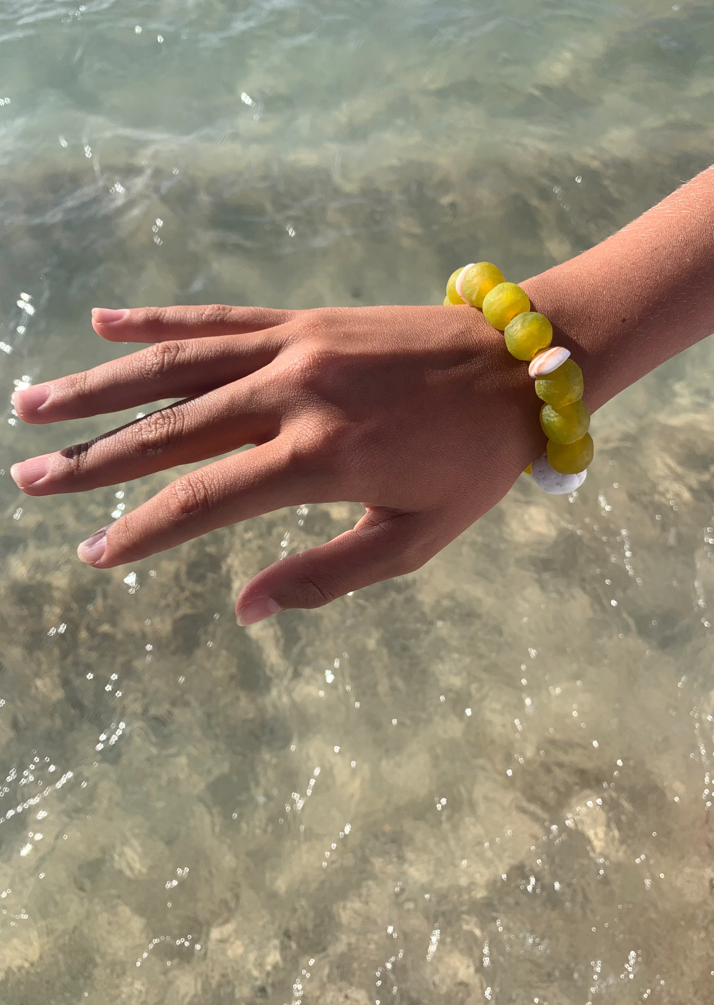 Chartreuse Hawaiian Puka Shells bracelet - Main Image