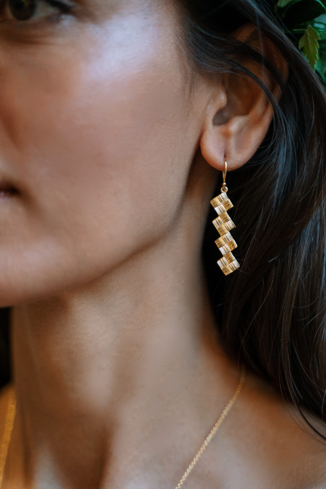 4 Love Knot Vertical Drop earrings