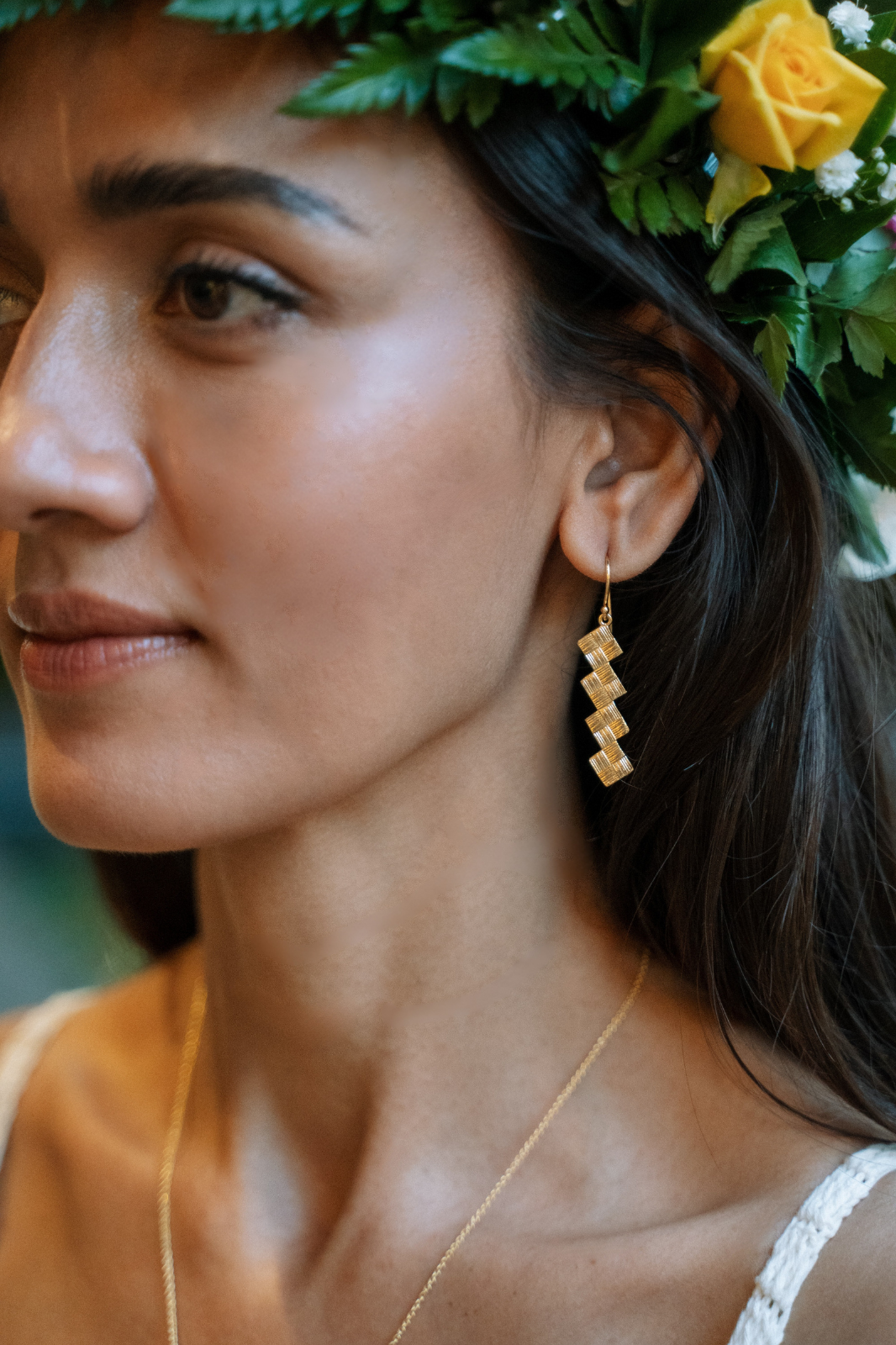 4 Love Knot Vertical Drop earrings