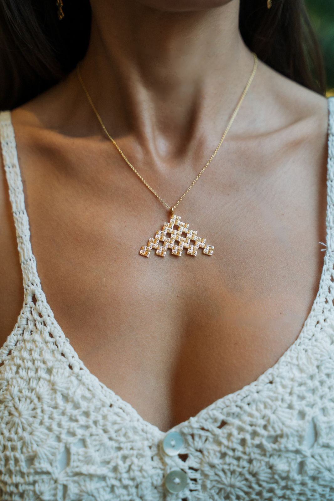 Mauna (Mountain) Pendant necklace