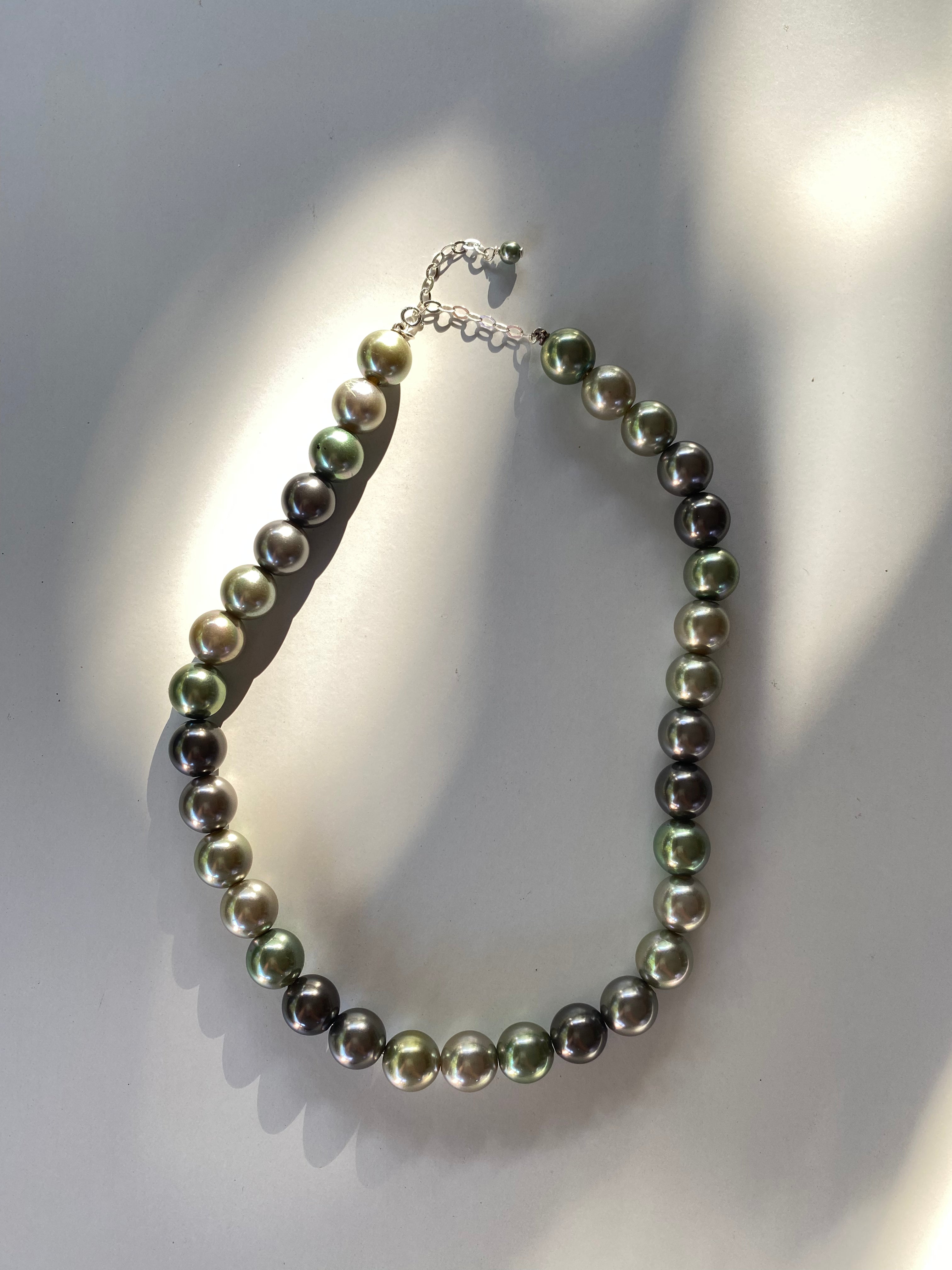 Tri-Color Pearl necklace