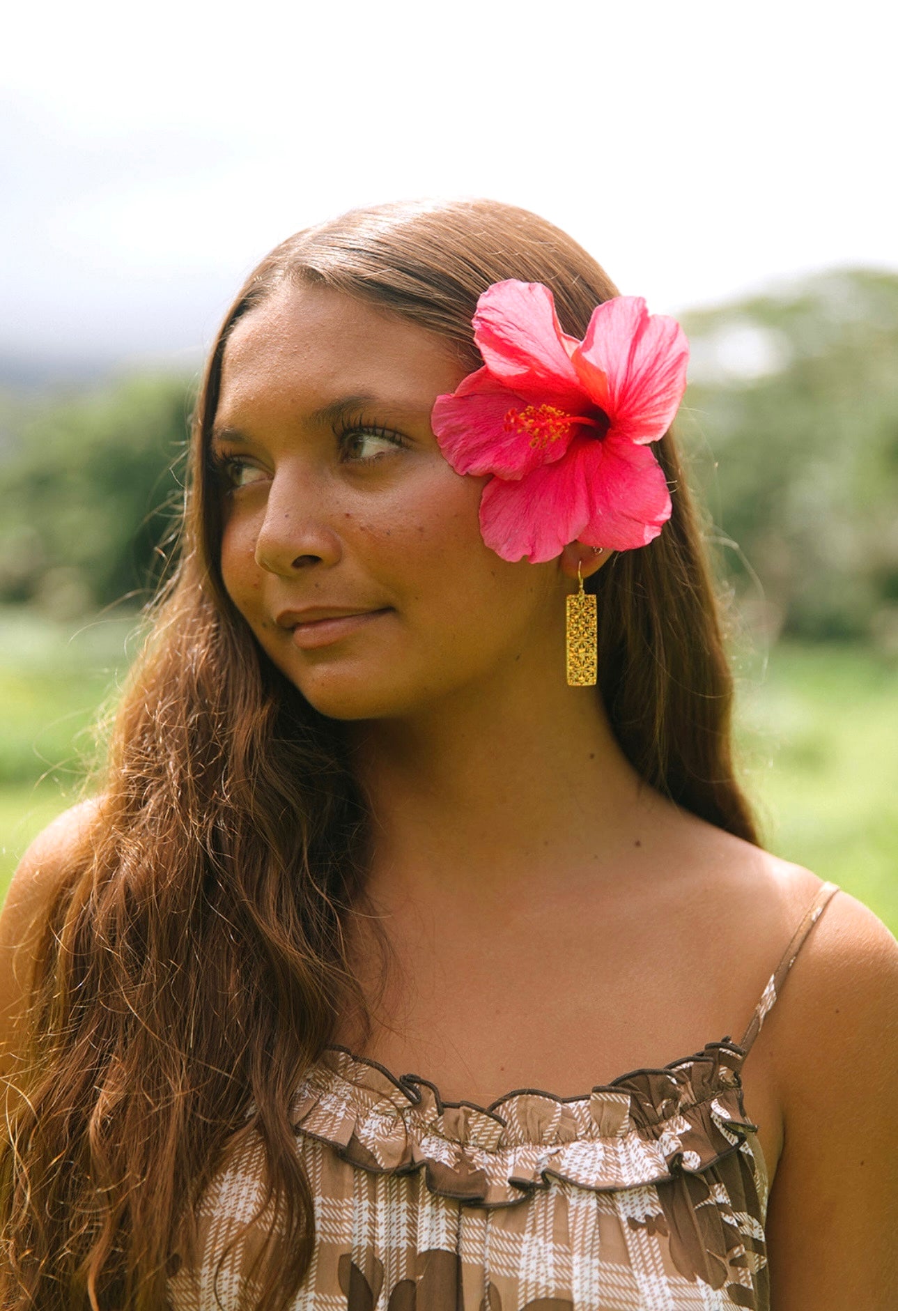 Small Vertical Hibiscus Hawaiian Quilt Earrings