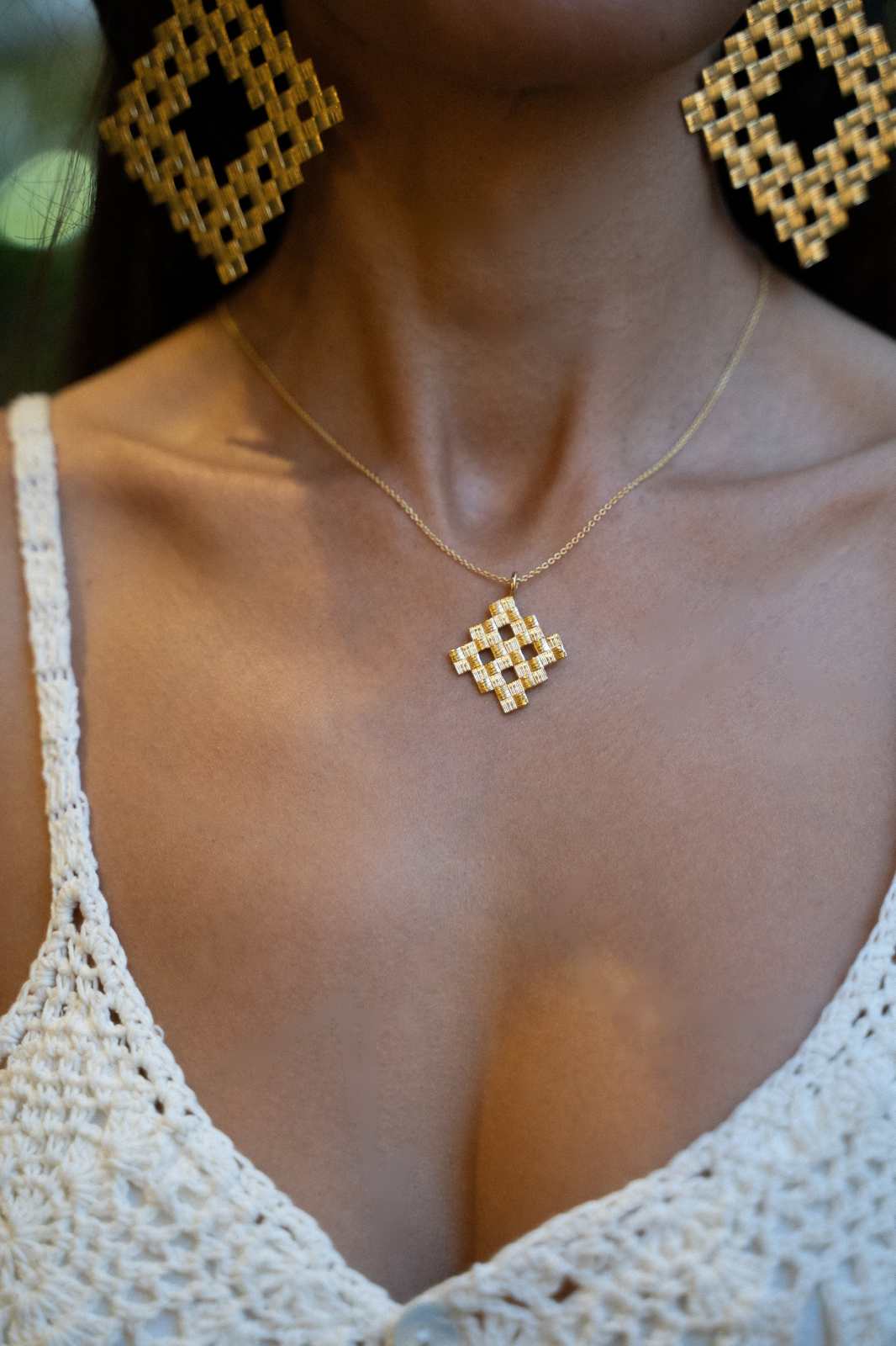 3 x 3 Love Knot Pendant necklace