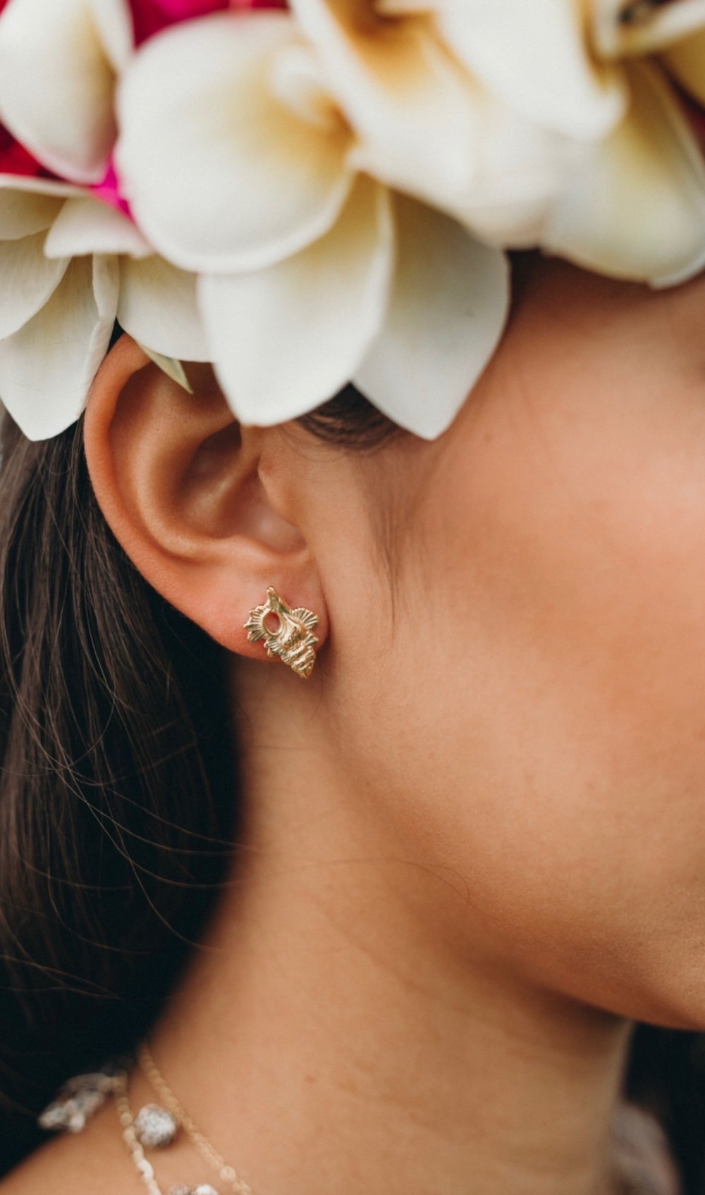*BUNDLE + SAVE Kaila Conch Shell studs