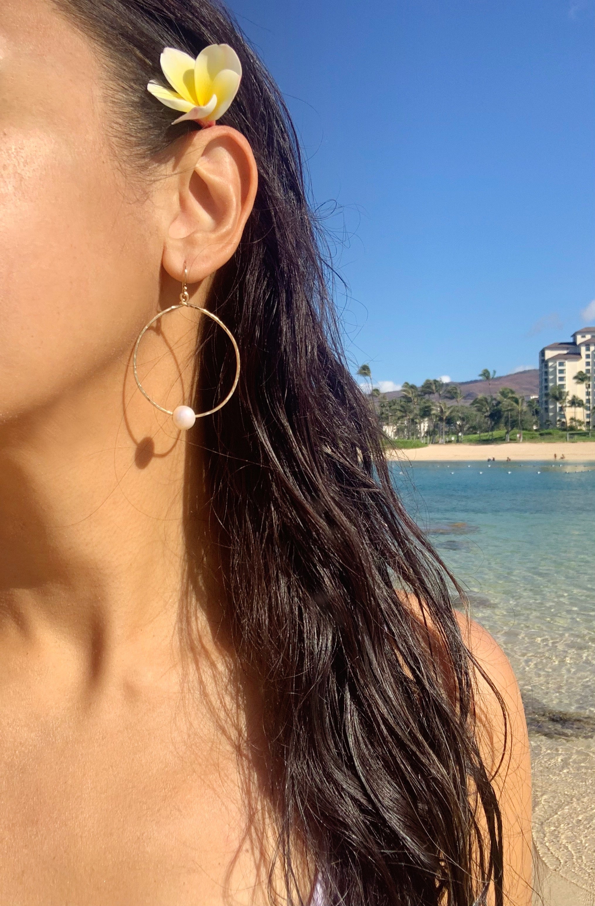White Pearl Harbor Hoop earrings