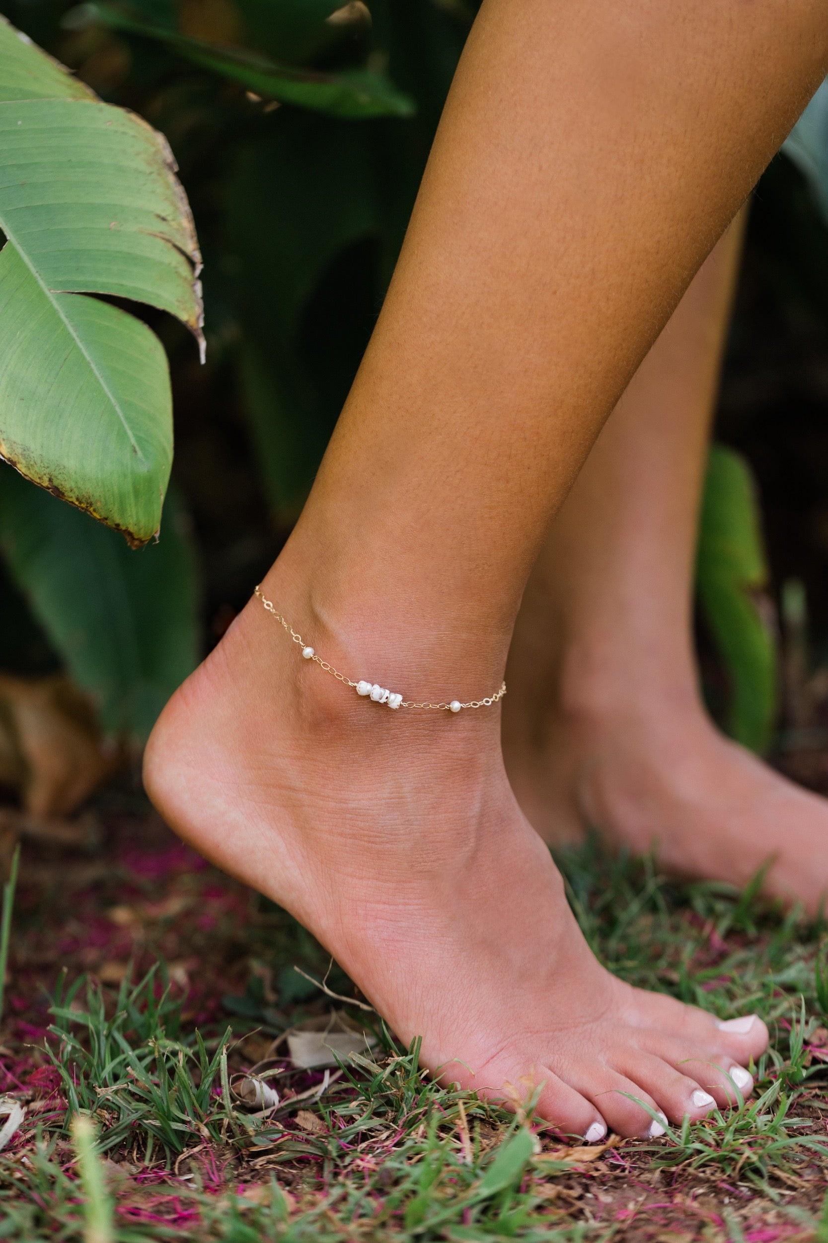 Michelle Dainty Puka + Pearl anklet