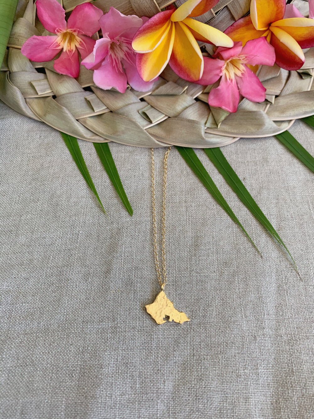 20% to Maui Food Bank — Textured Single Hawaiian Island Pendant necklace
