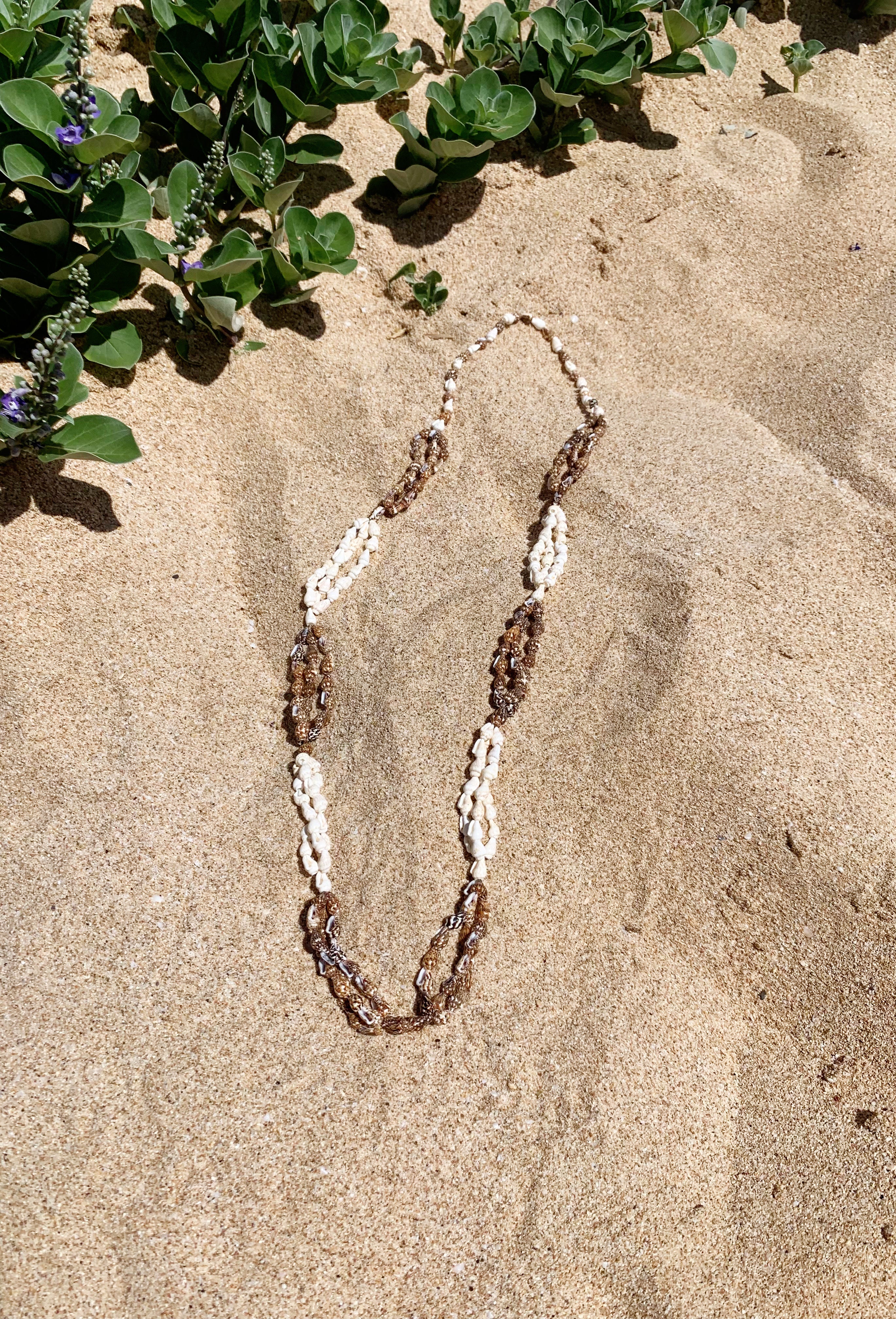 Vintage Hawaiian Draped Shell Lei necklace